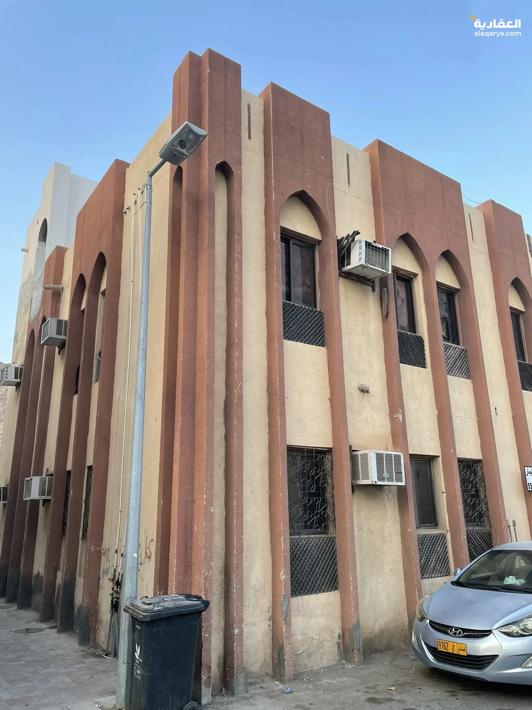 #بيع بناية بها 3 شقق في وادي عدي بموقع ممتاز