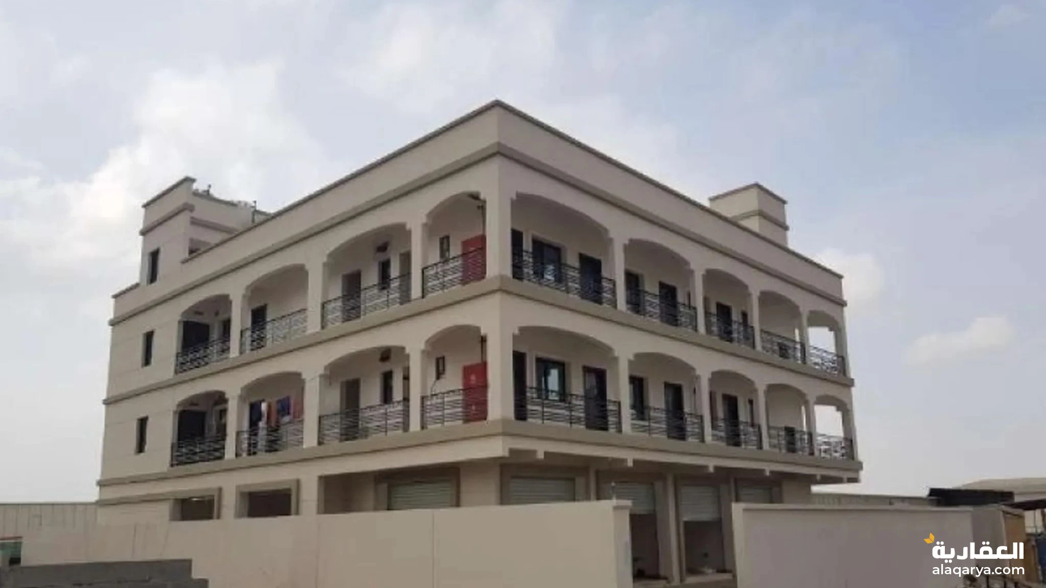 #للبيع بناية في المسفاة الصناعية