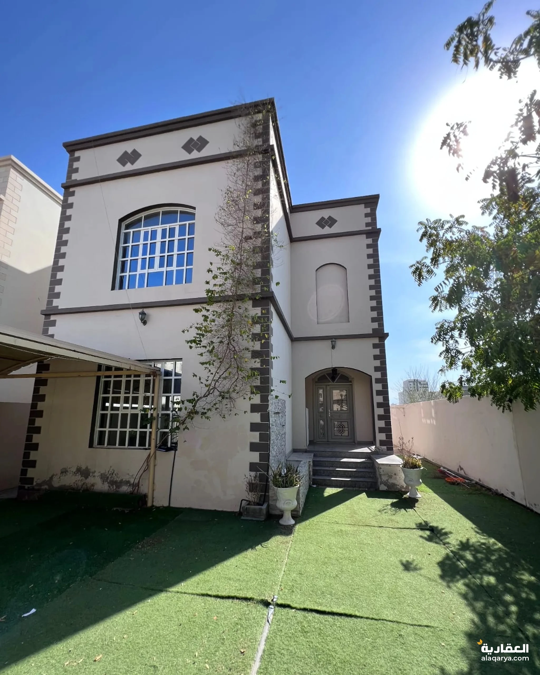 #جزء من توين فيلا للايجار في المعبيله بالقرب من نستو