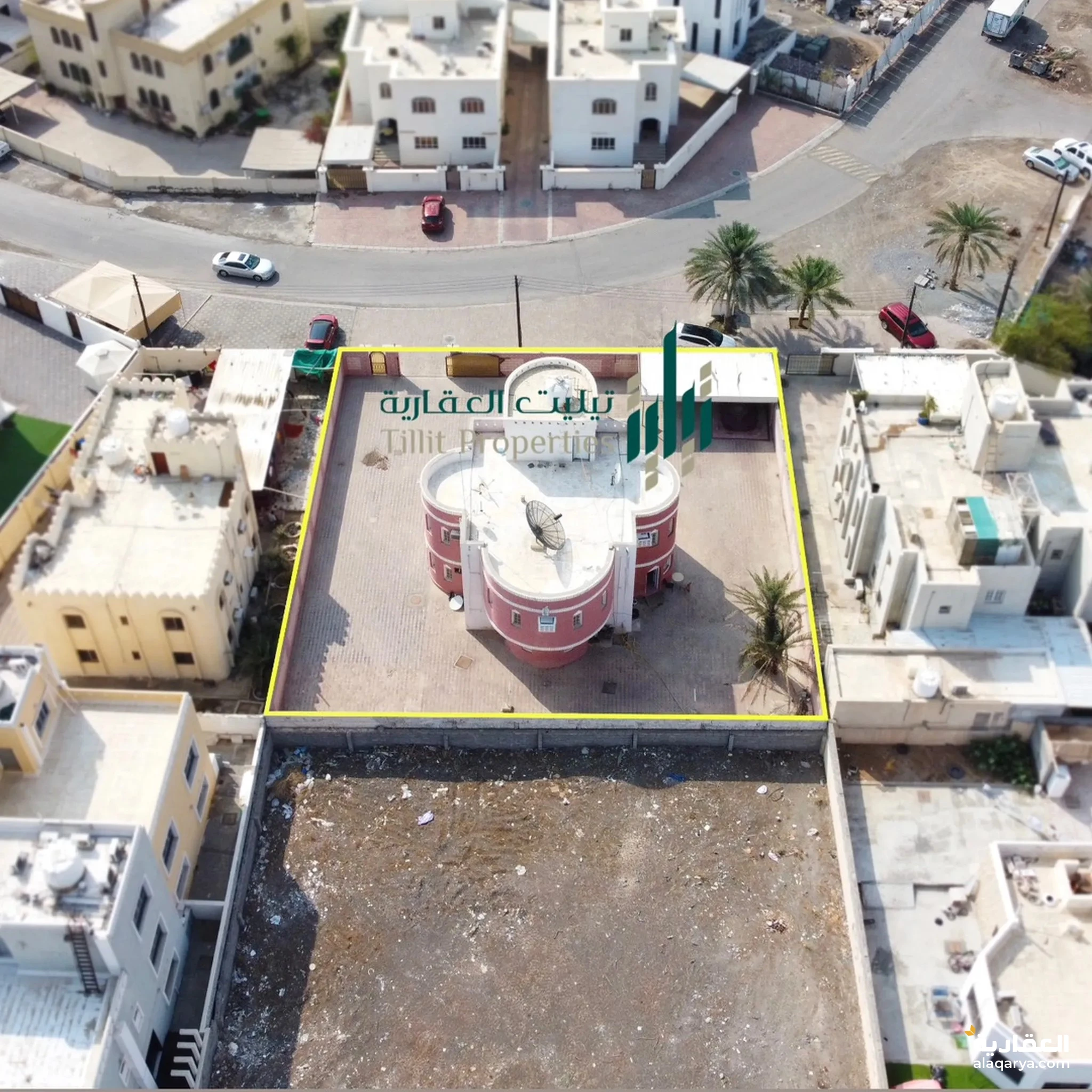 #أرض كبيرة مساحة 900 متر مربع بها منزل قديم للبيع في سوق الخوض