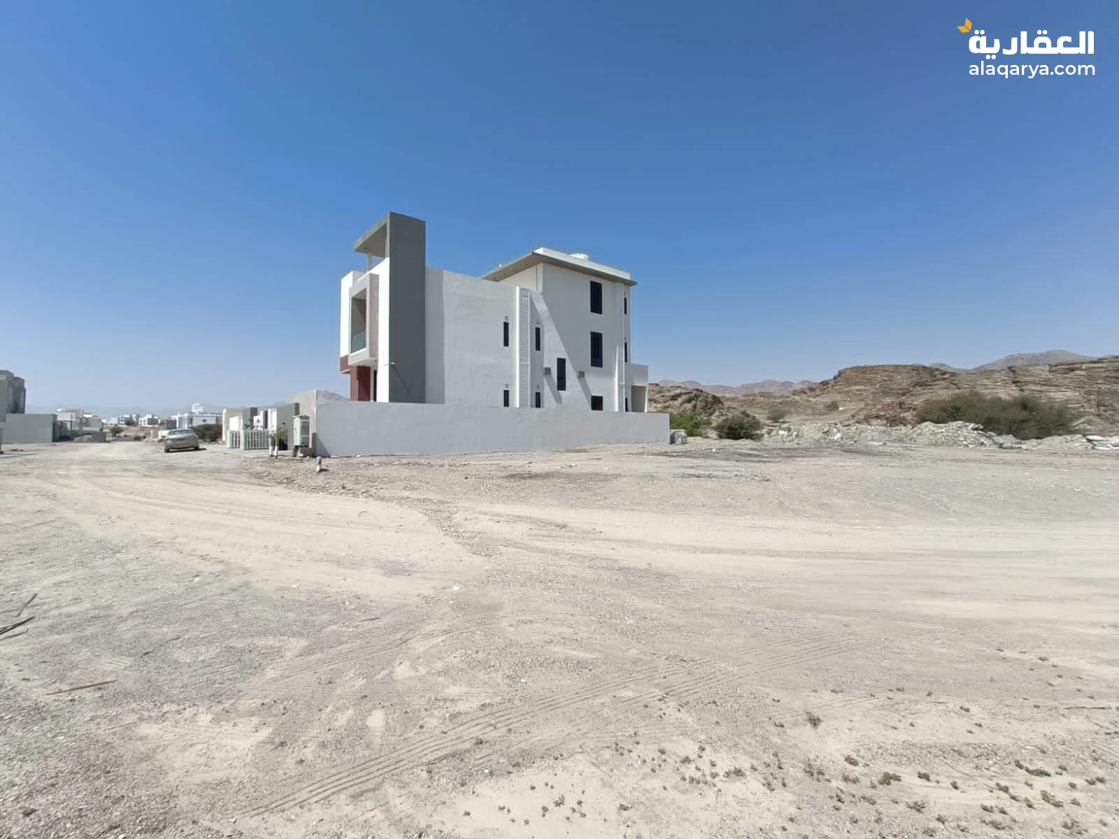 ارض للبيع في مرتفعات العامرات الثالثه  فرصه