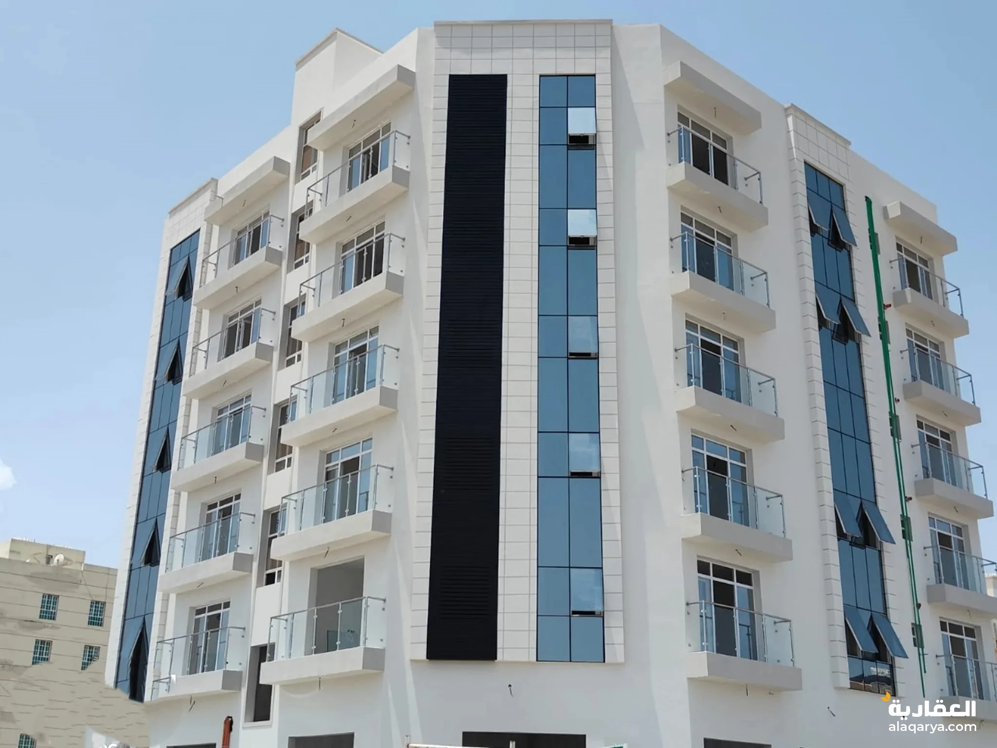 #فرصة استثمارية: محل للبيع في الخوض السادسة