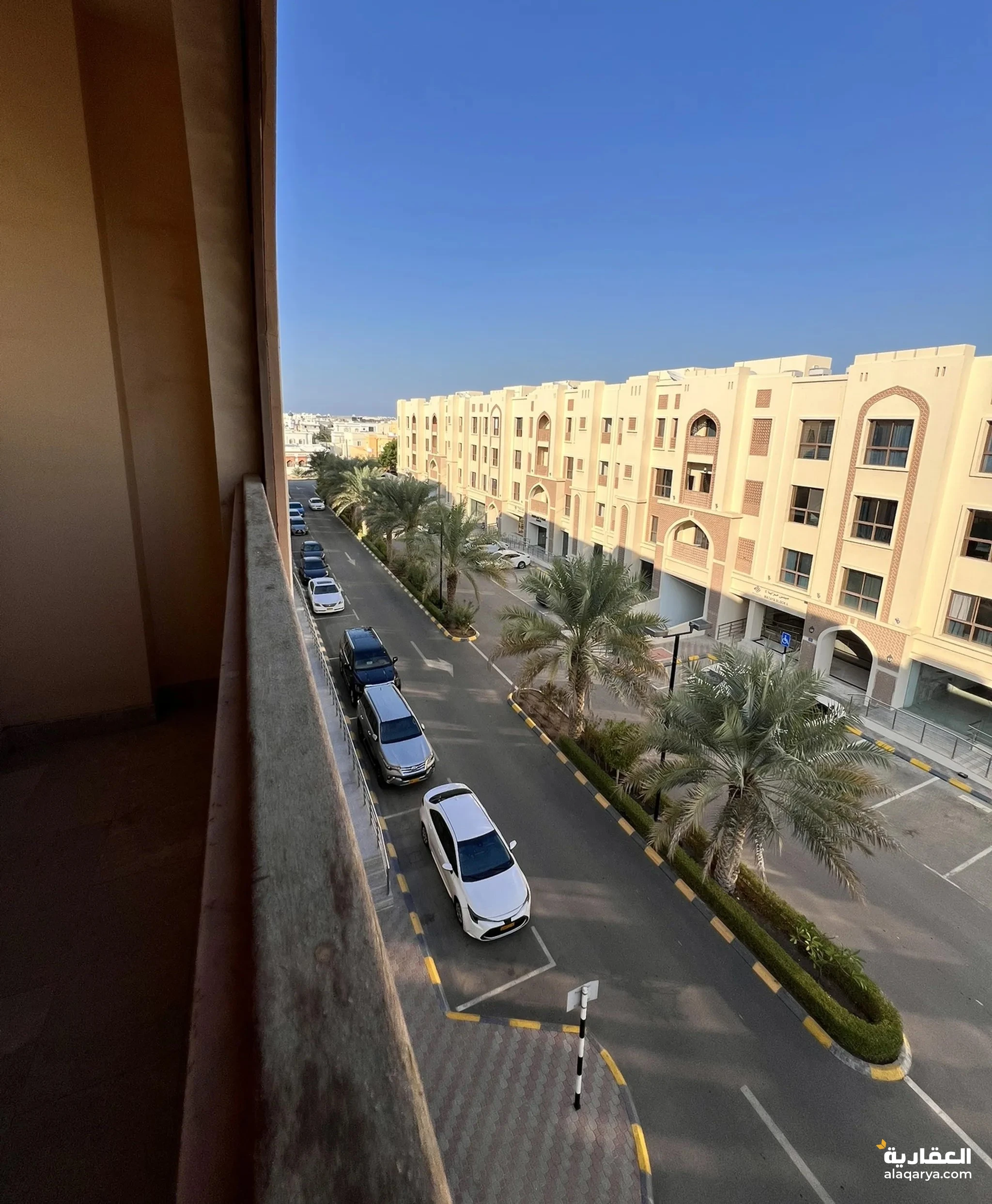 #شقه للبيع 3 غرف نوم مع غرفة خادمه نوم في الموالح خلف سيتي سنتر مساحة 145 متر