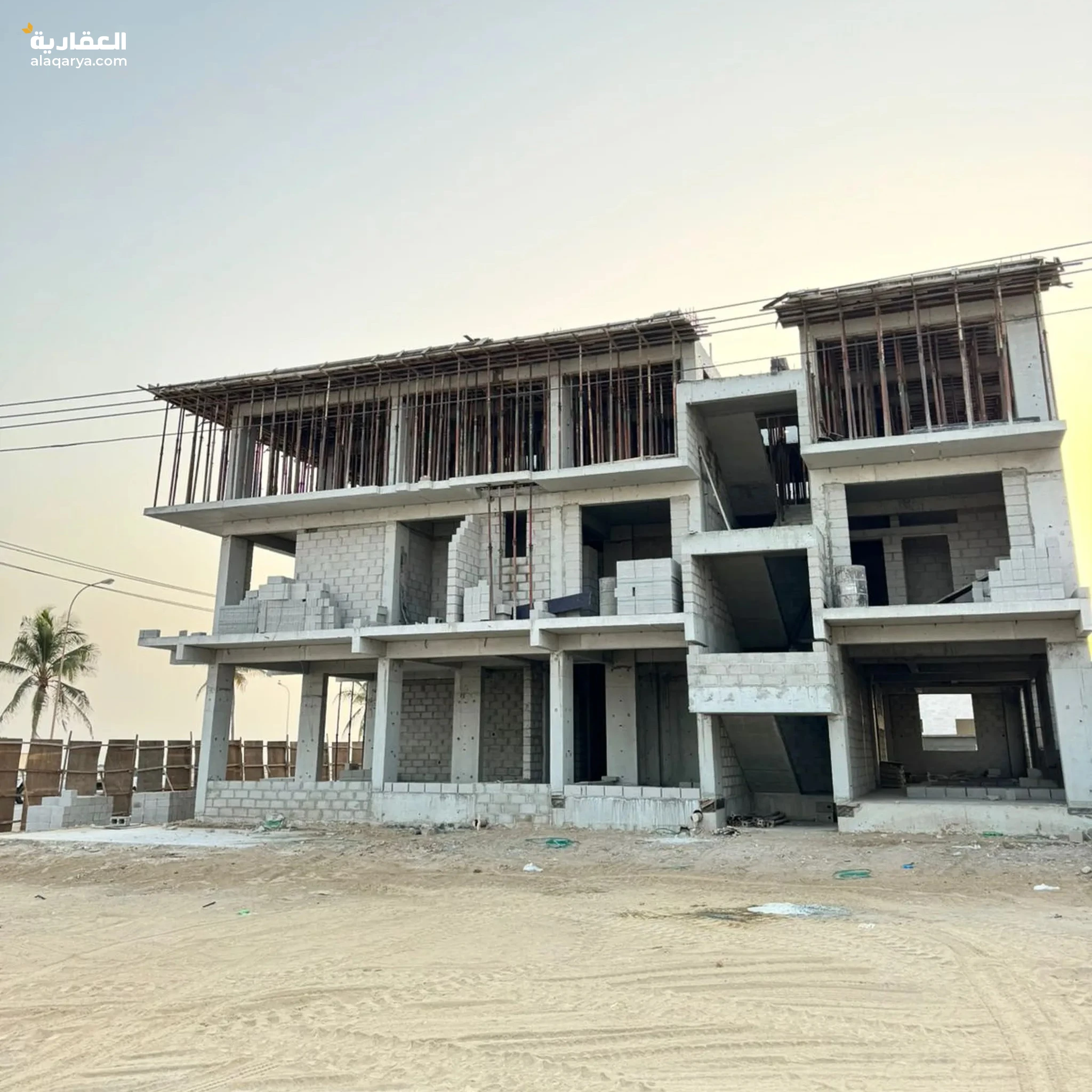 #شقه غرفتين نوم للبيع مؤثثه بالكامل بالاقساط الميسره في مشروع روح في مرباط خط اول بحر مساحة 92 متر