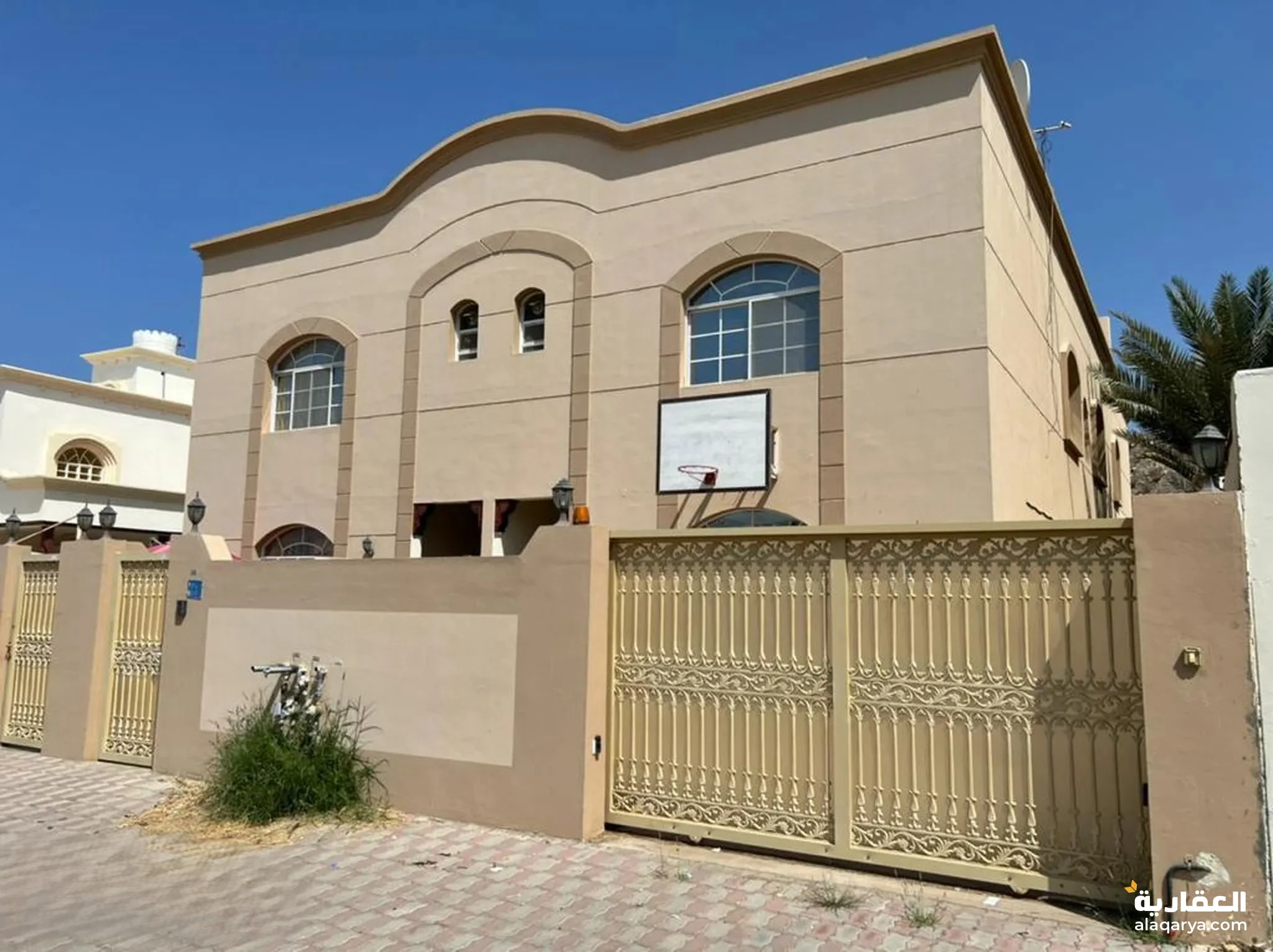 #فيلا للبيع في بوشر خلف المدرسه الامريكيه وقريب من مركز صحي بوشر