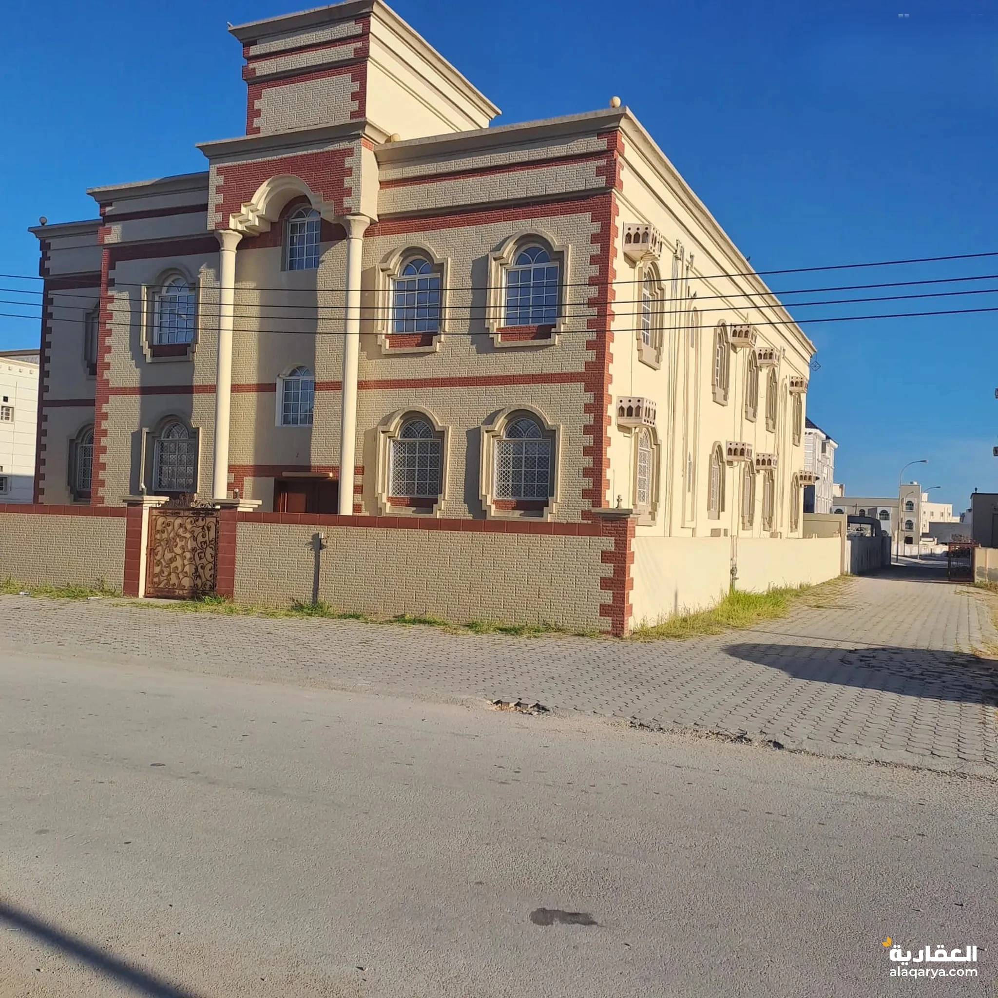 #للبيع بناية صلالة السعادة ح من 6 شقق مفروشة بالكامل