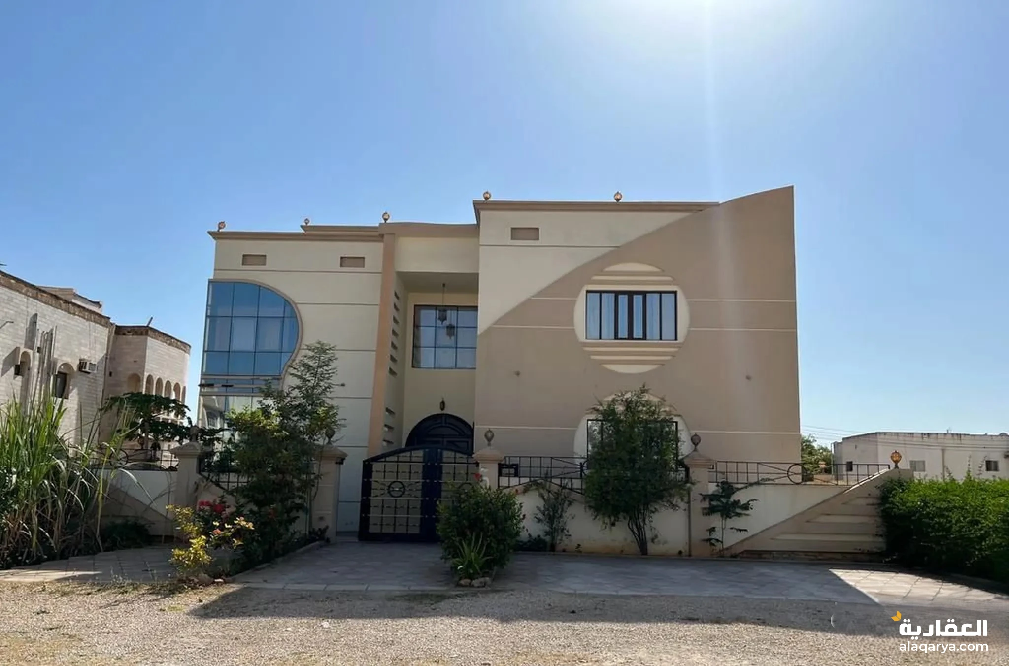 #فيلا +شقتين للبيع( تم تخفيض السعر إلى135 ألف )عرض خاص