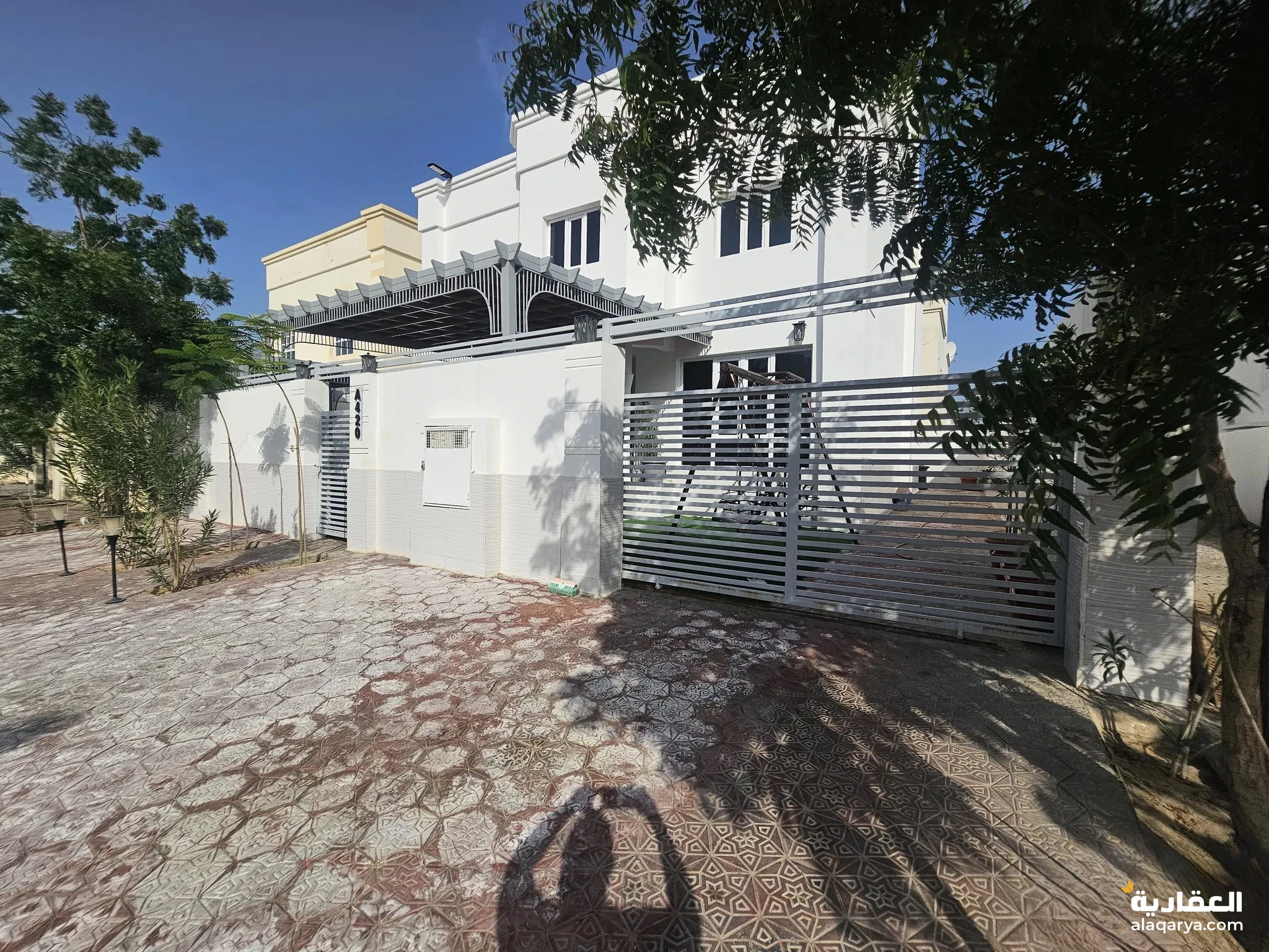 #المنزل فيلا للبيع معه الأثاث العامرات الخامسه مرحله/2 جدآ قريبه من محلات الميرة ونستوا وقريب جدآ من