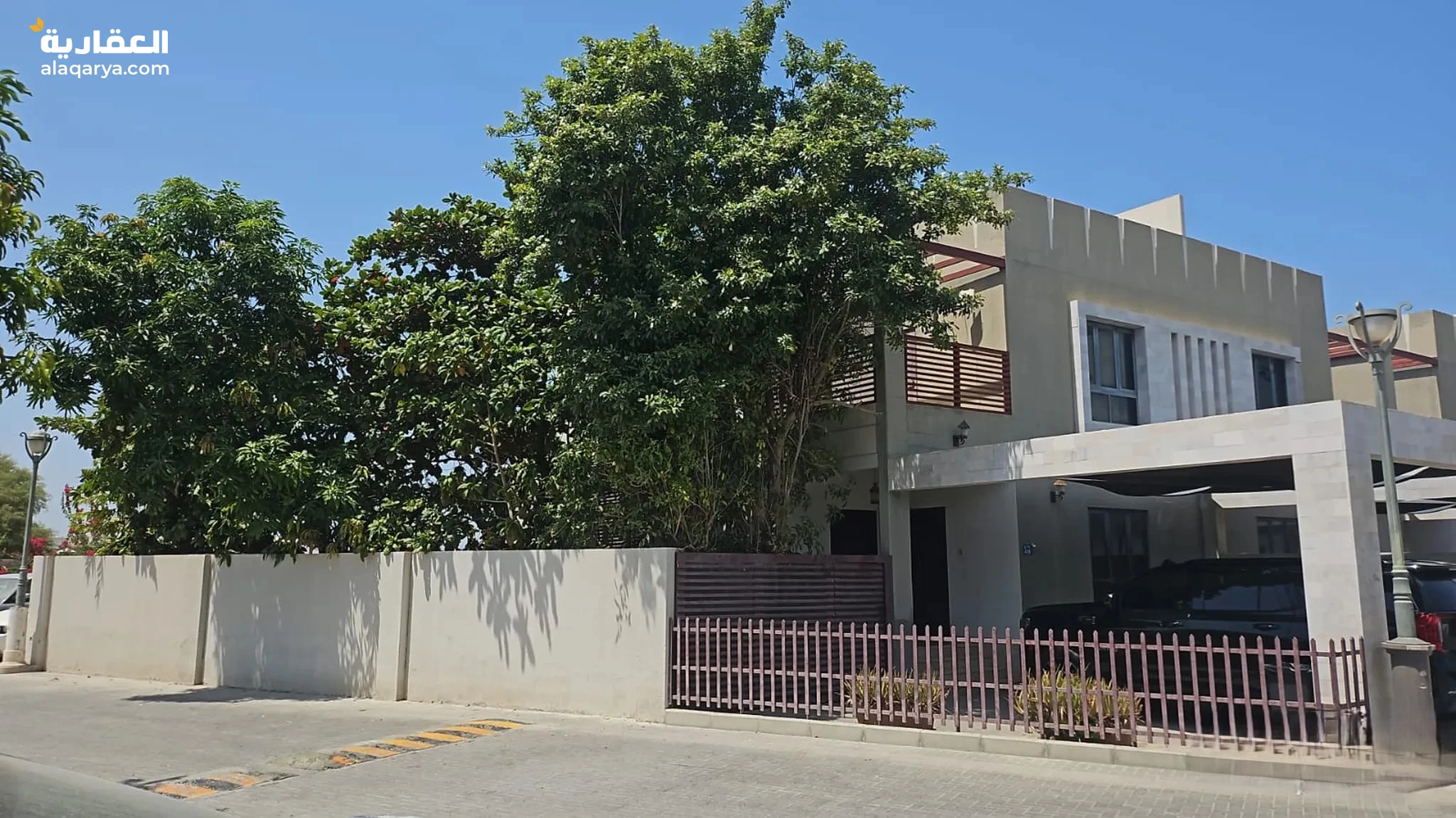 #فيلا للبيع في مجمع الزين( سور ال حديد )السيب