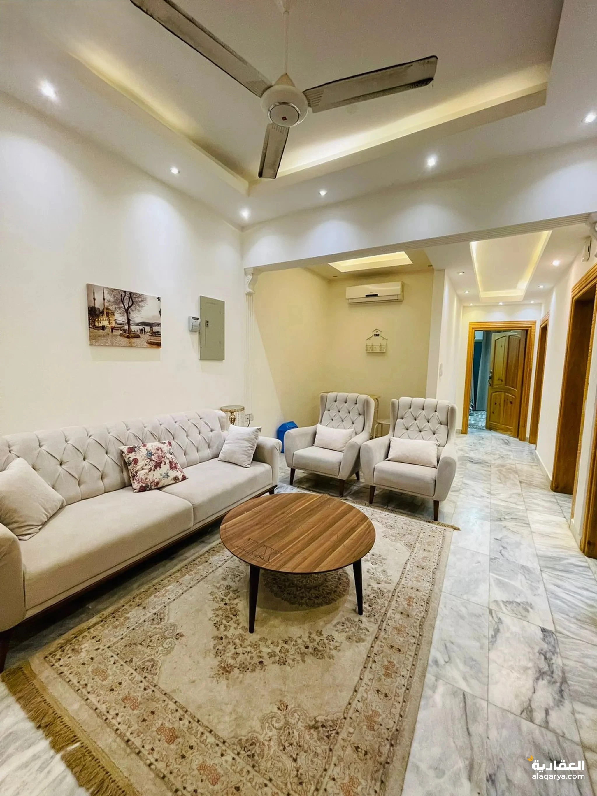 #شقة مفروشة مؤجرة للبيع مباشر مع موقف خاص.