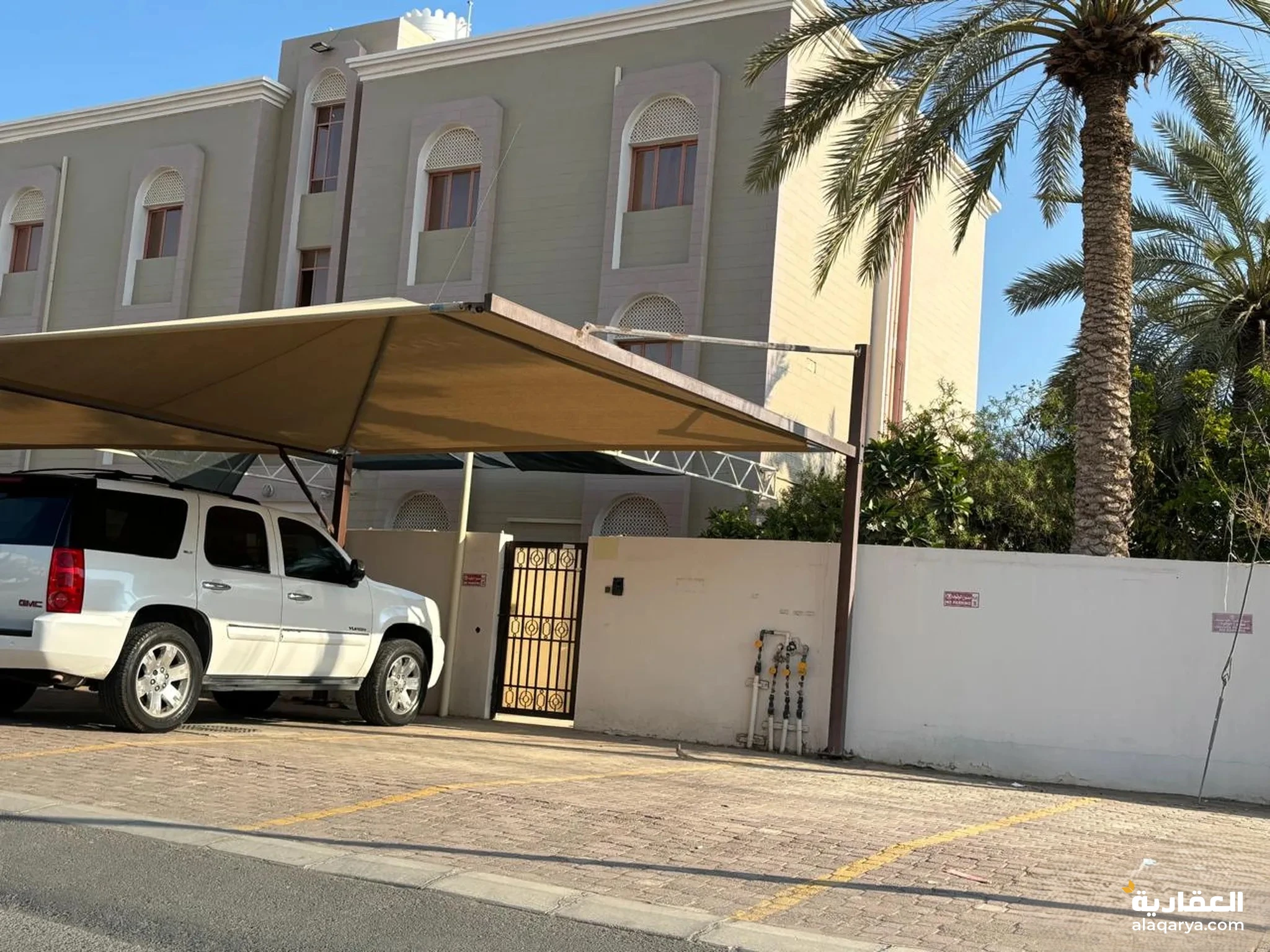 #بناية 6 شقق جميلة ونظيفة في موقع راقي ... بناء ممتاز ... دخل 20 ألف سنويا --- يمكن بناء 6 شقق اضافية