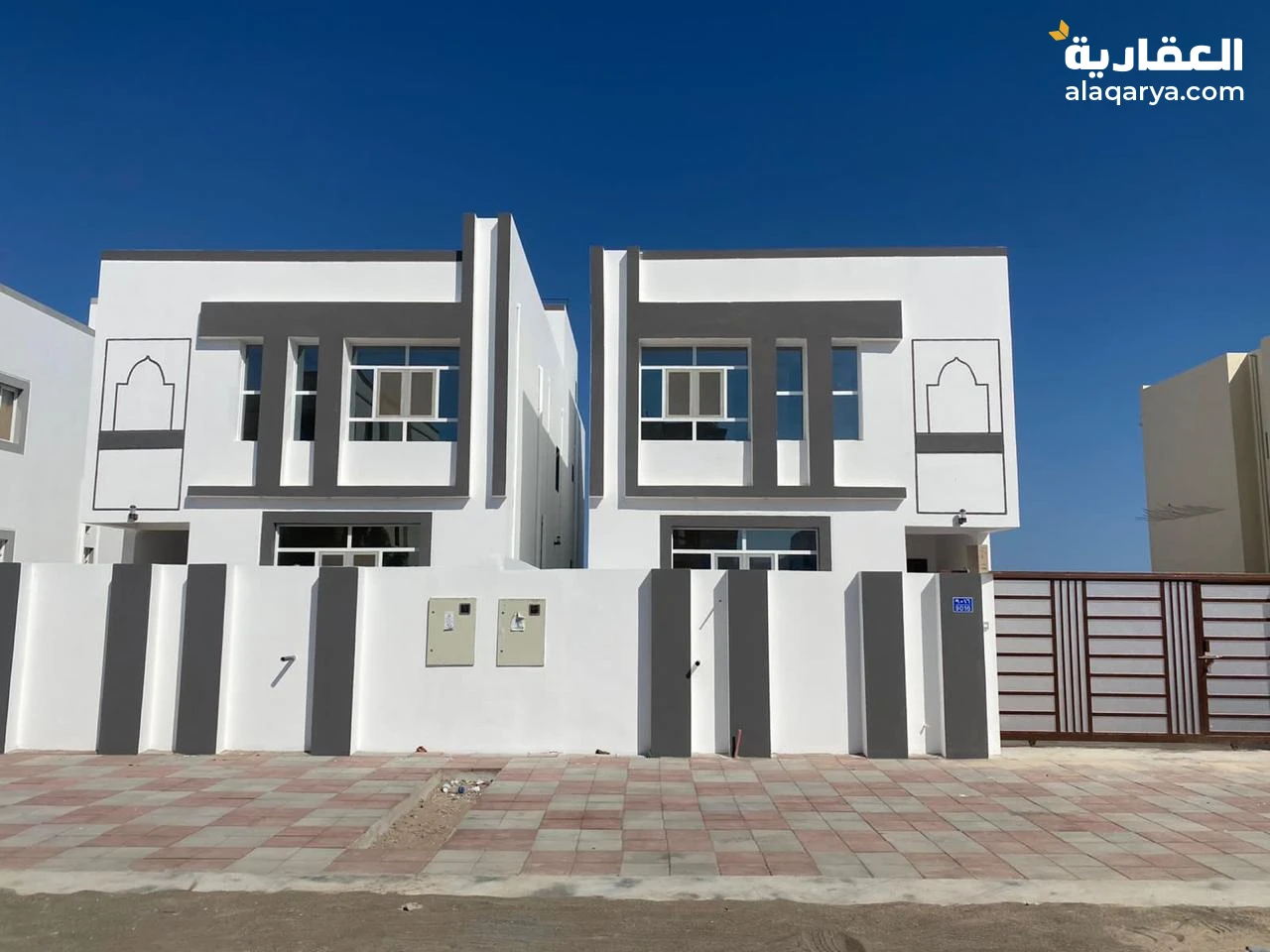 جزء من توين فيلا