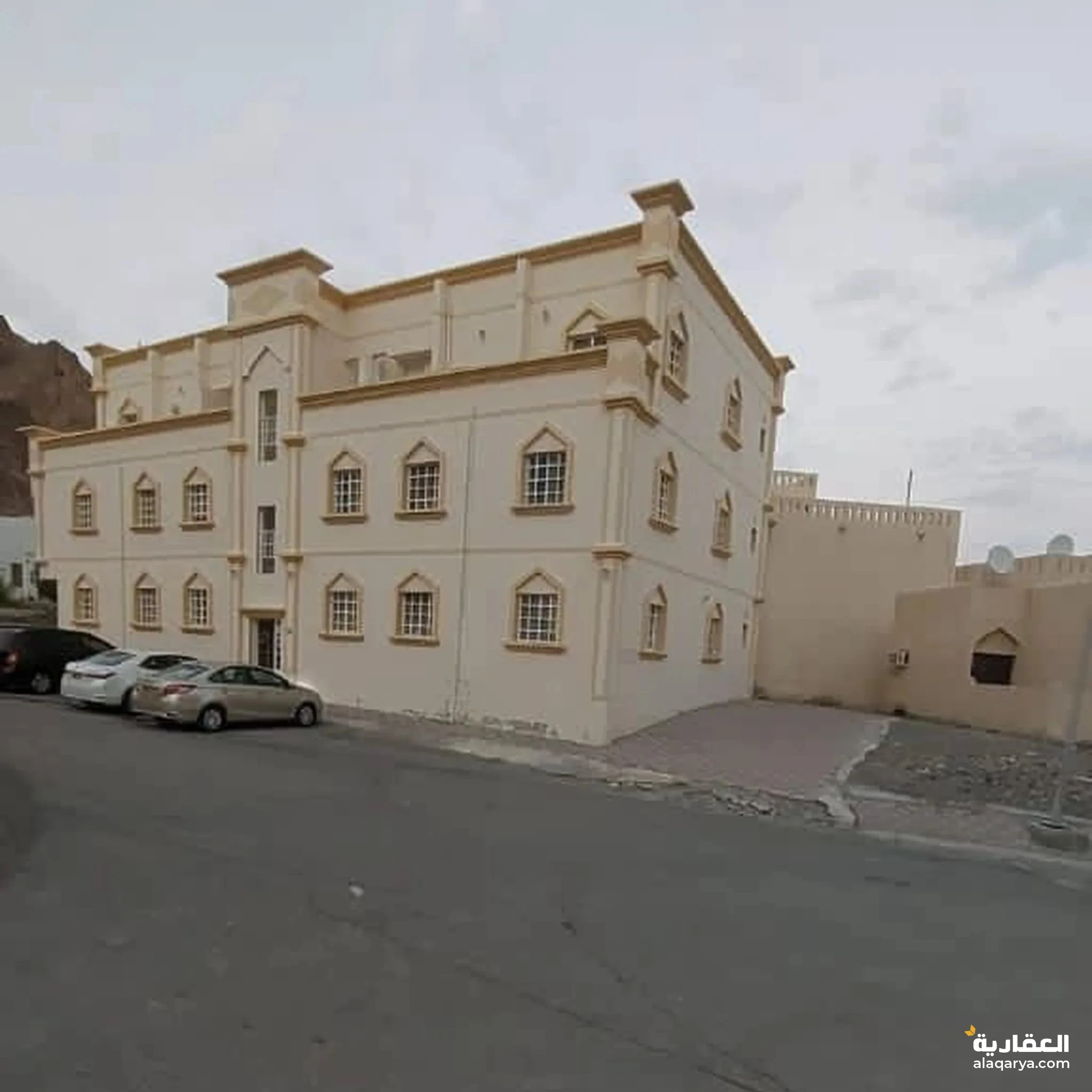 #بنايه سكنيه نظيفه للبيع