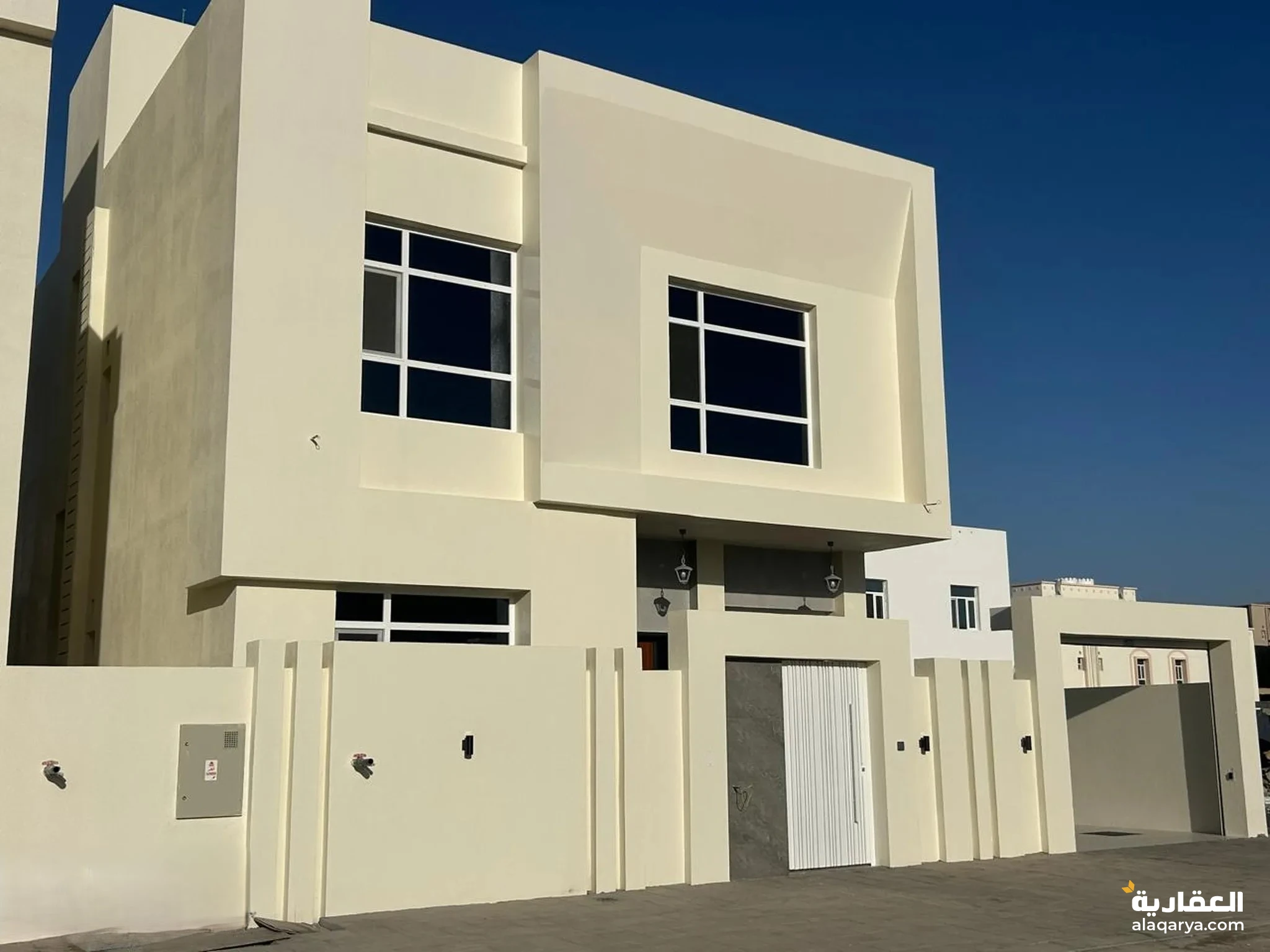 #للبيع توين فيلا كورنر في العامرات - المرتفعات الثانيه