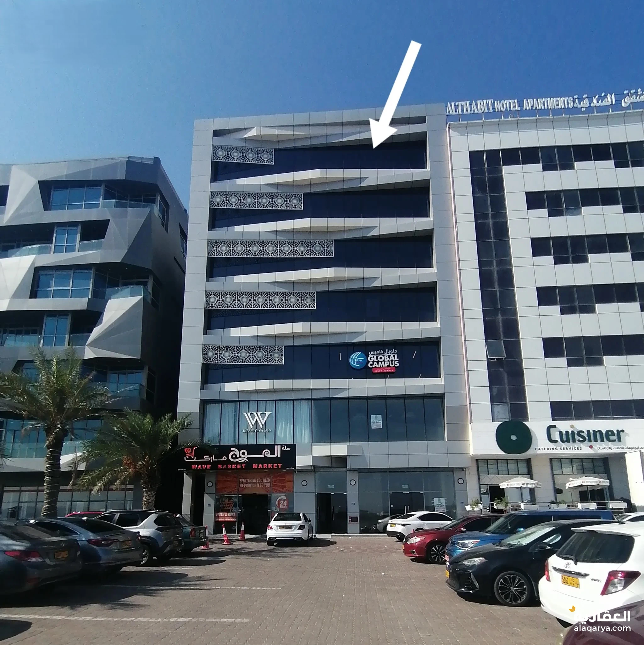 #تم تنزيل السعر، نرجو قراءة الوصف جيداً .. مكتب على الخط الأول من شارع الموج.