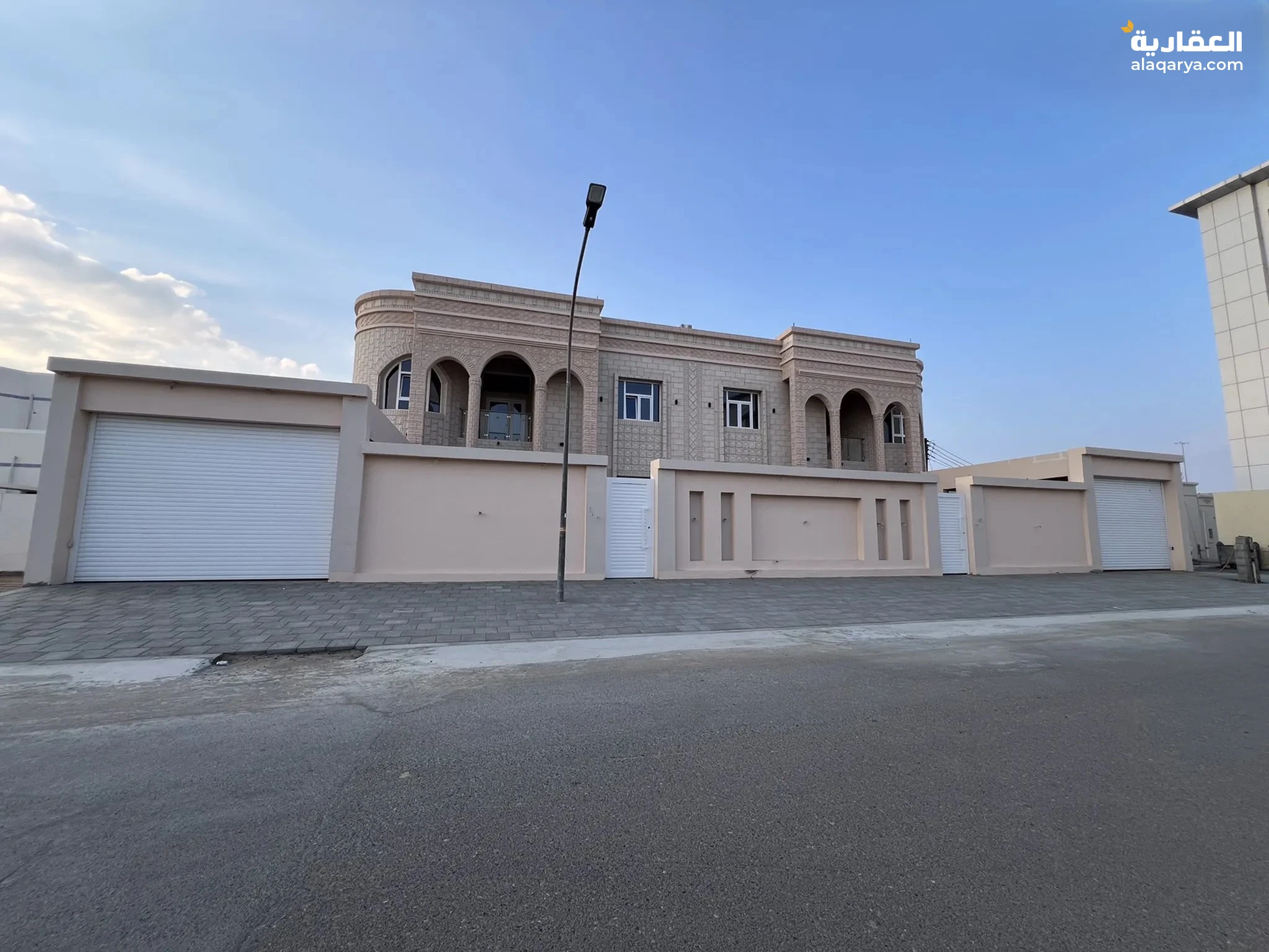 #للبيع : فلتين فخمه مستقلة في الحيل الجنوبيه - بالقرب من نيستو هايبرماركت