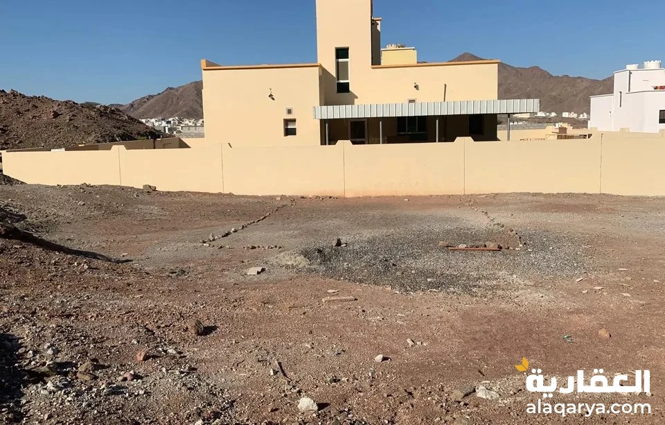 #فرصة ذهبية أرض سكينة للبيع في السيح الاحمر خلف محطة المها