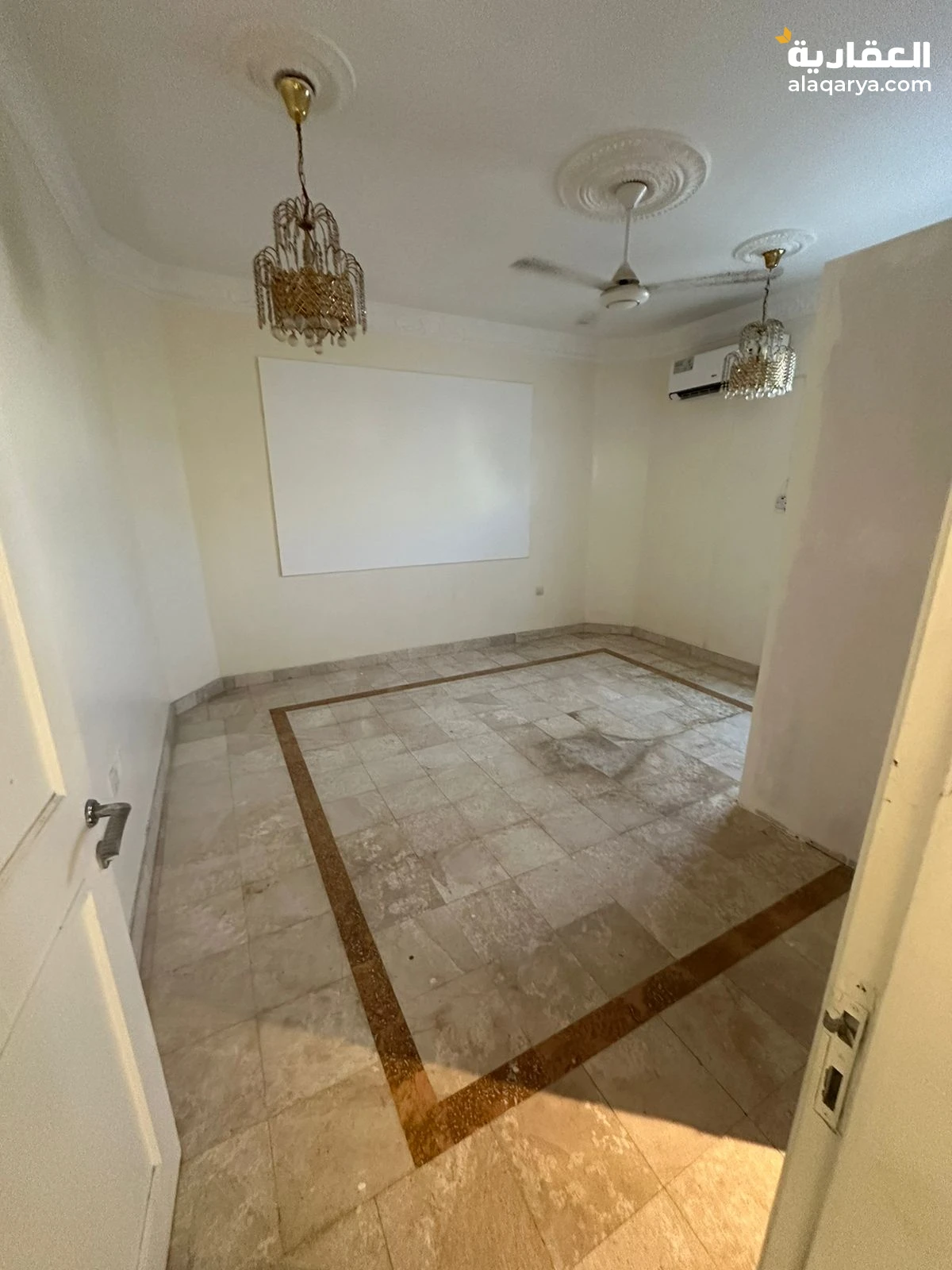 استديو في العذيبة الشمالية للإيجار