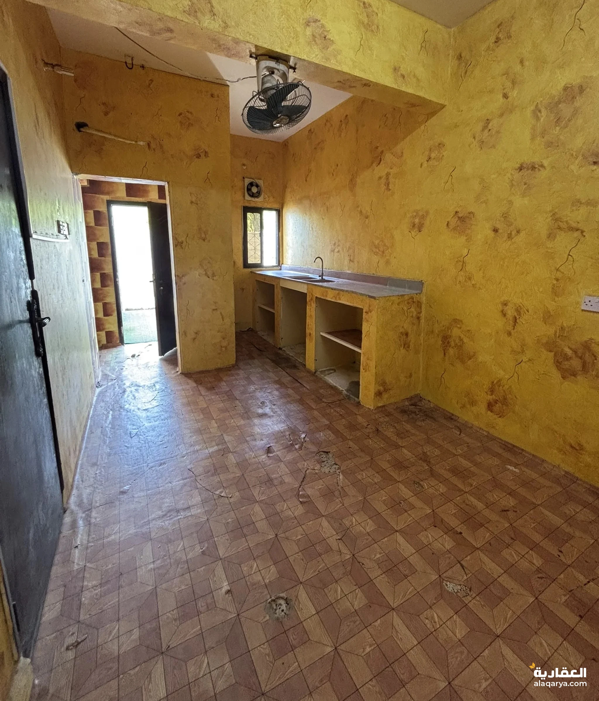 #للبيع أو البدل شقة في ولاية قريات موقع جميل وخصوصية رائعة