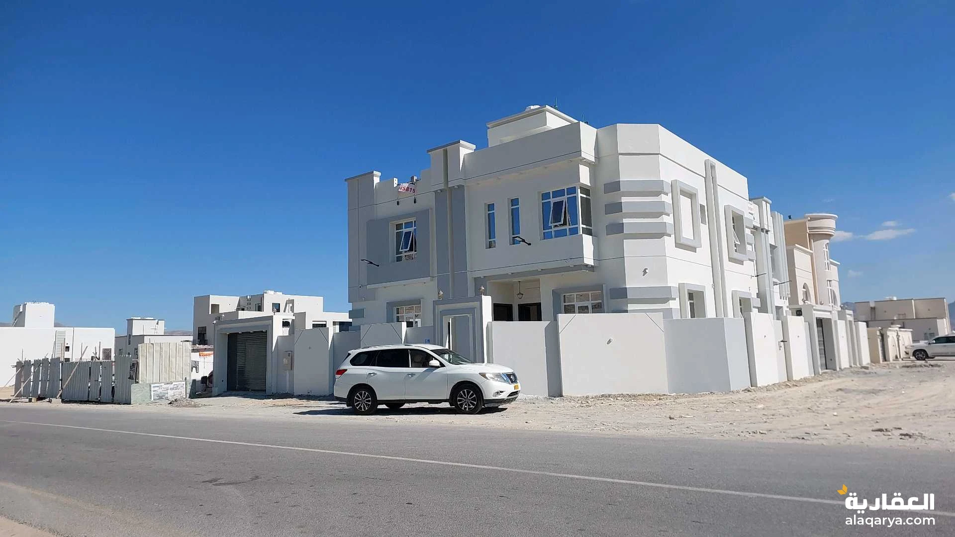 توين فيلا منفصلة متميزة كورنر في العامرات للبيع