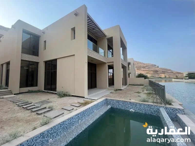 #فيلا 4+1 غرف للبيع في خليج مسقط