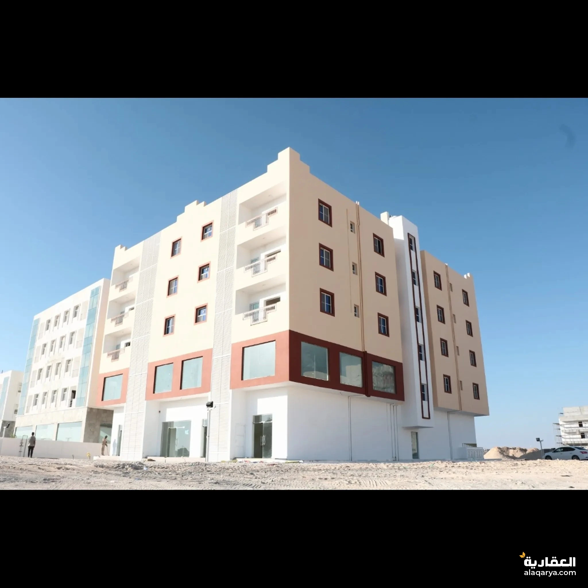 #للبيع بنايه سكني تجاري 5 طوابق في الدقم خط أول جنب بدر السماء الطبي بدخل شهري 3470 ريال