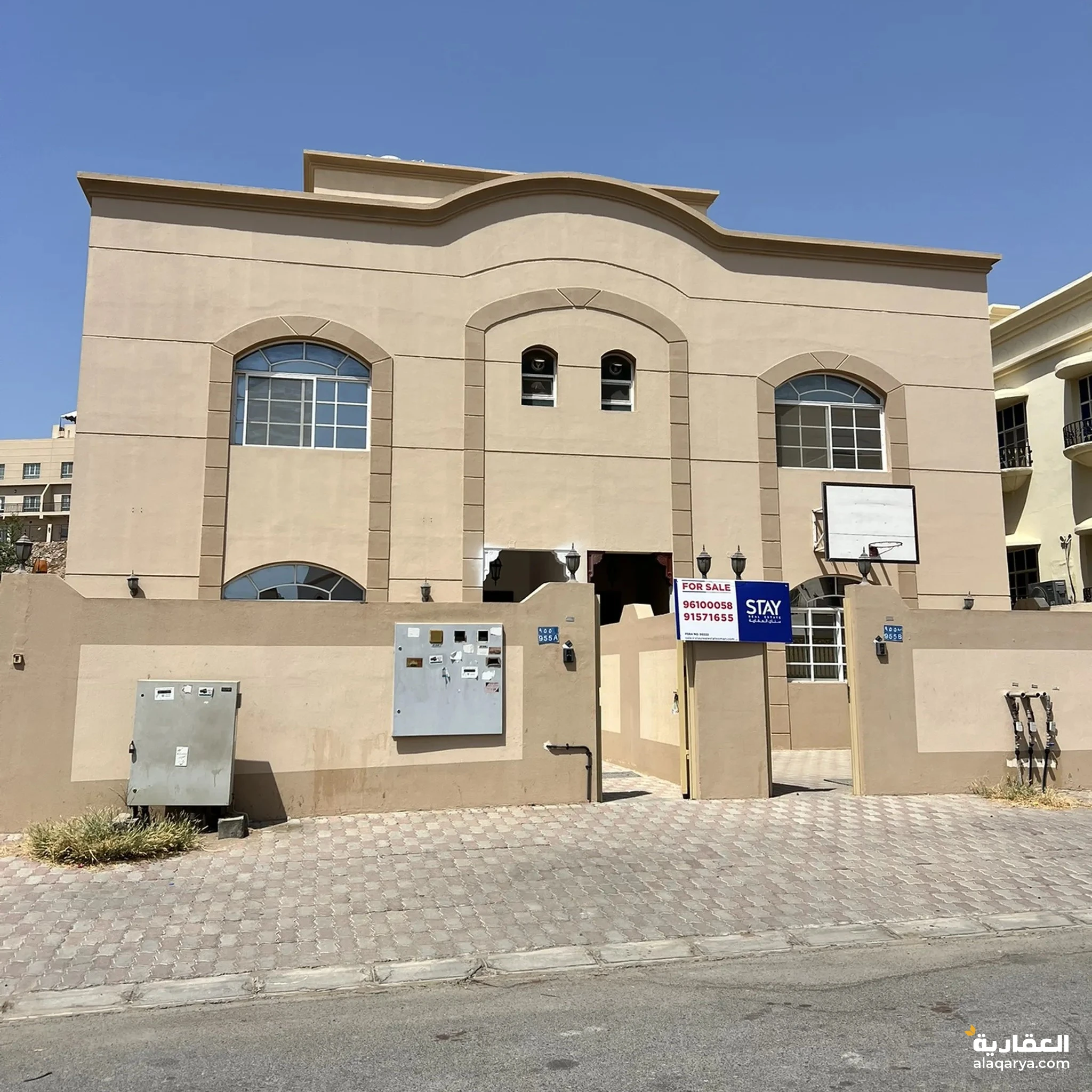 #للبيع فيله كورنر راقيه في منطقه هادئه ببوشر قريب المدرسه الامريكيه بمساحه ارض 258 متر