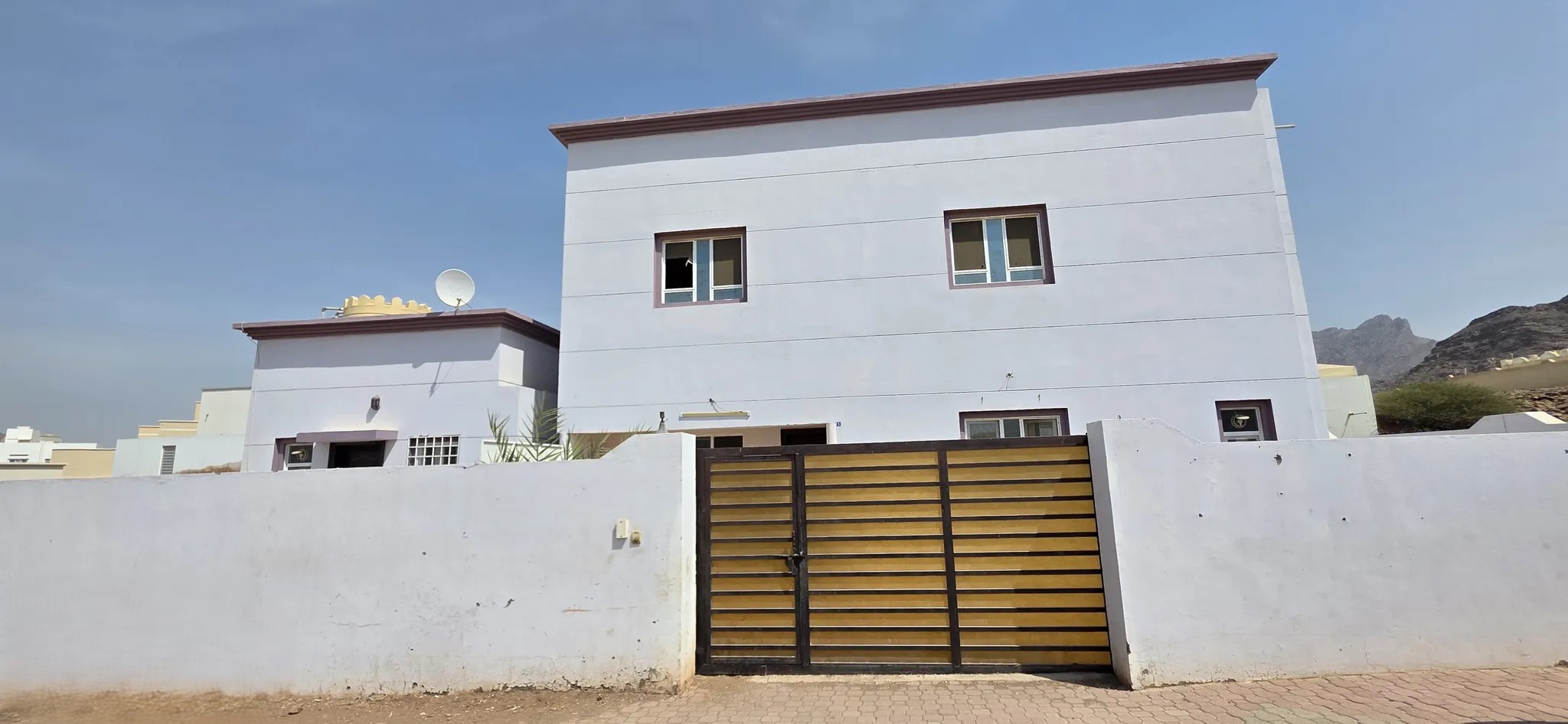 #فيلا طابقين واسعة في السيح الأحمر Villa 2floors in Fanja