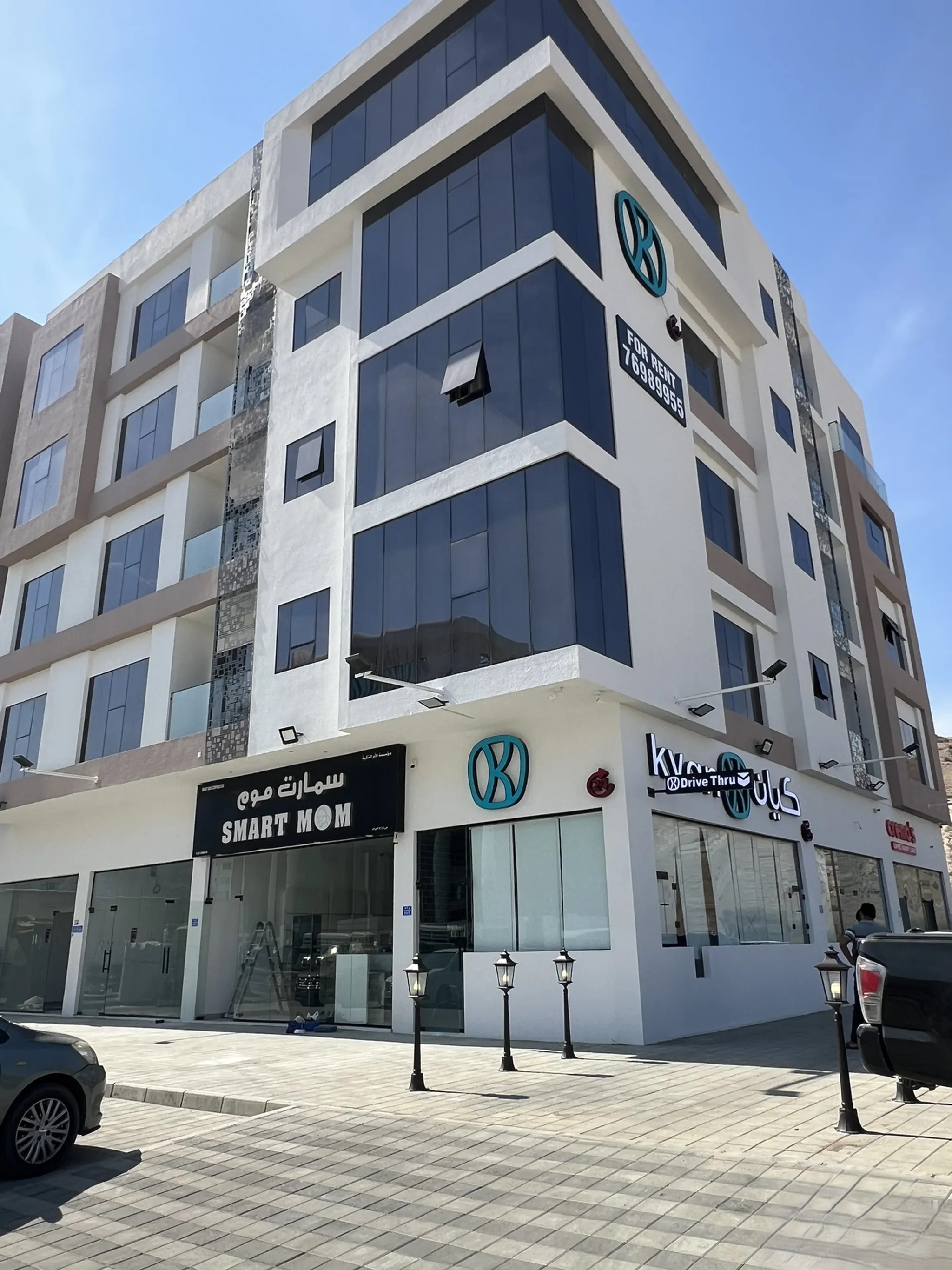 #محلات تجارية وبيسمنت مميزة للإيجار في بوشر