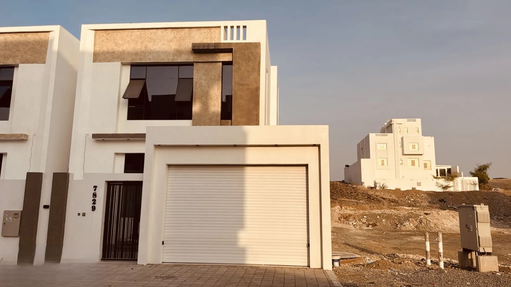 #متبقي فيلا وحده فقط سااارع بالحجز تون فيلا للبيع في الخوض السابعه