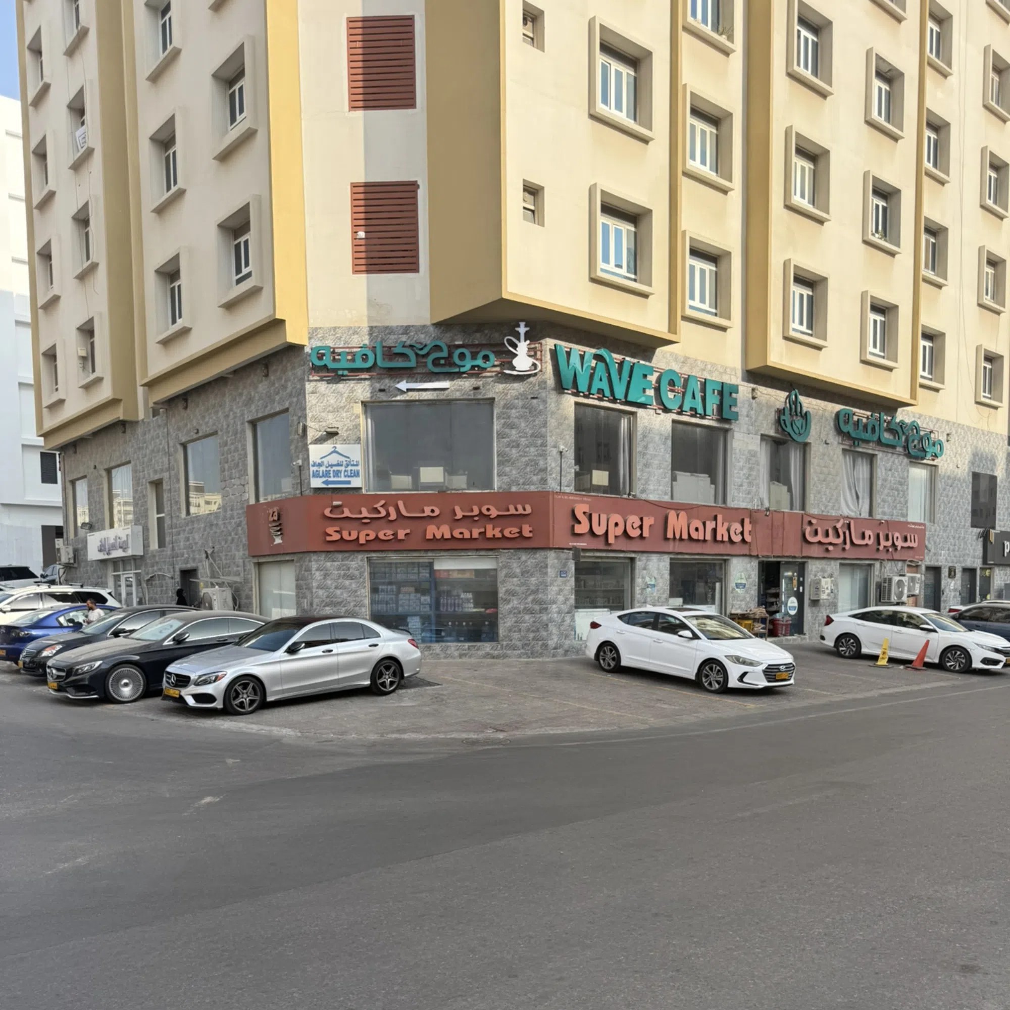 #سوبر ماركت للبيع بسعر مميز في بوشر بمنطقة حيوية جدا بالقرب من مول عمان ومسجد الامين قابل لتفاوض