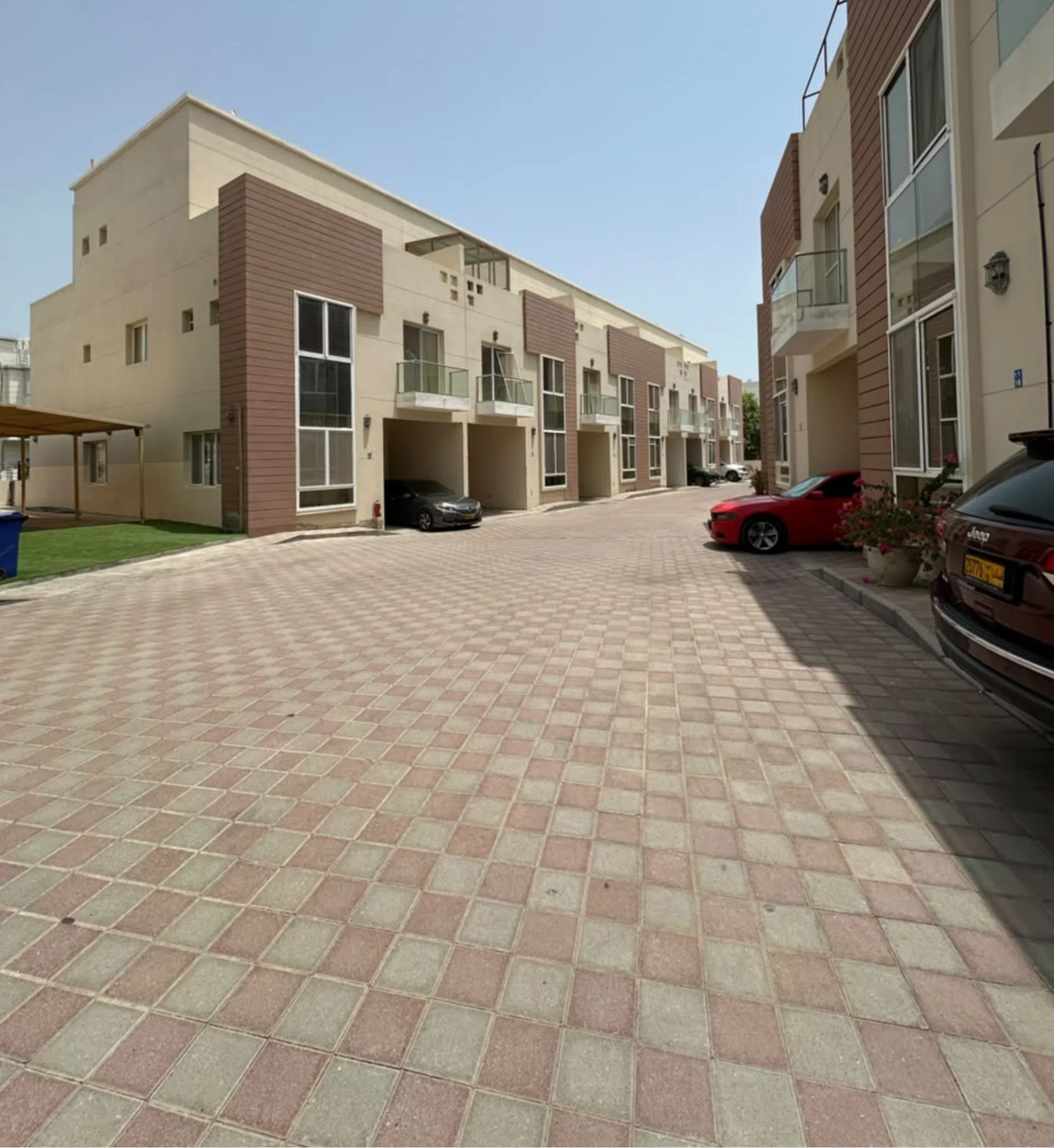 #فيلا للايجار في العذيبة / ⁦Villa⁩ ⁦For⁩ ⁦Rent⁩ ⁦in⁩ ⁦Al⁩ ⁦Azaiba⁩